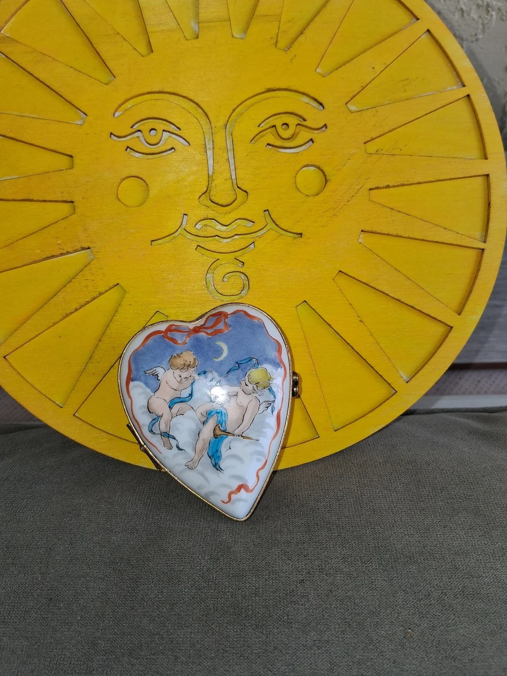 Limoges Heart Trinket Box with Cherubs on Blue and White Porcelain - Picture 8 of 9